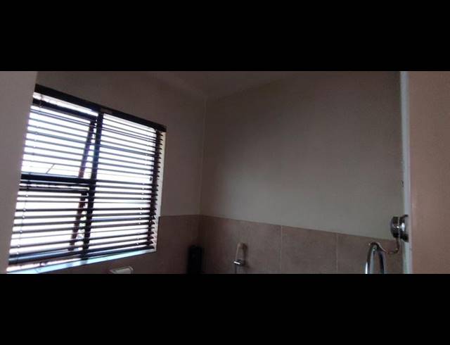 3 BEDROOM TOWNHOUSE FOR SALE IN OAKDENE